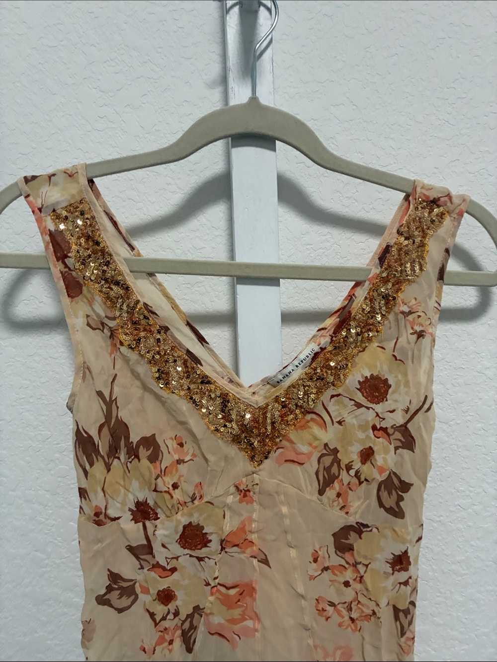Y2K Banana Republic Floral Sequin V-Neck Sequin Trim Silk Tank Top - Picture 3 of 9